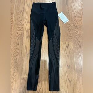 Lululemon Black and Gray Patterned Leggings